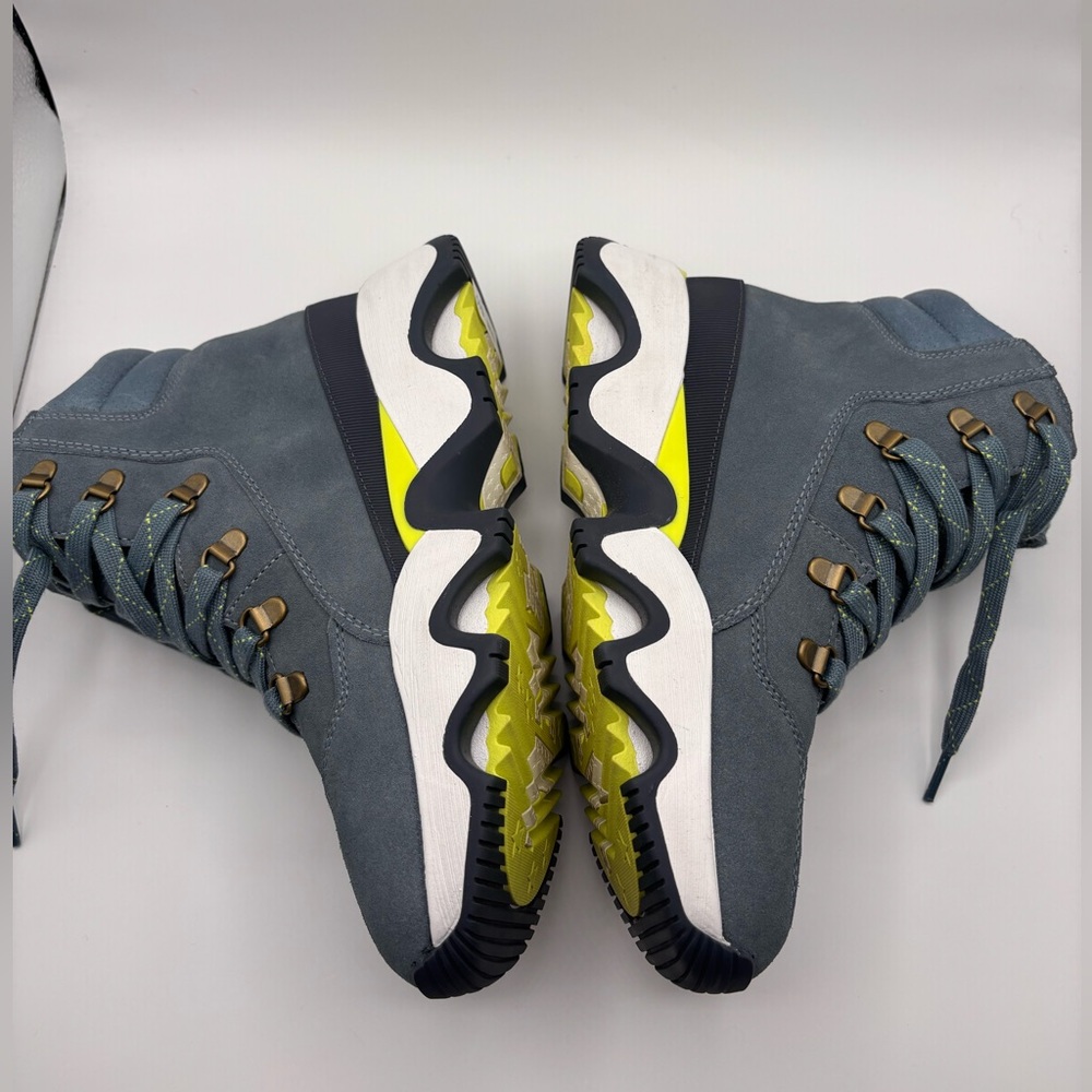 Sorel Womens Size 8 Kinetic Impact Conquest Waterproof Insulated Sneaker Boots - Picture 6 of 10